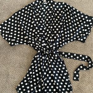 MORGAN TAYLOR, Black And White Robe,  Silky with tie.